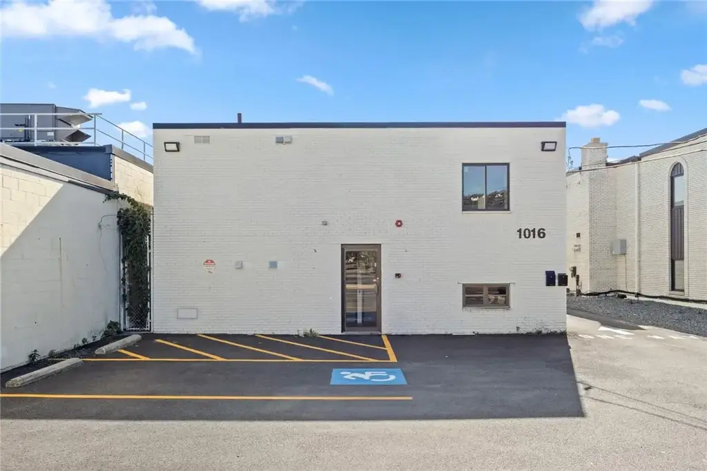 1016 Park Ave, Cranston