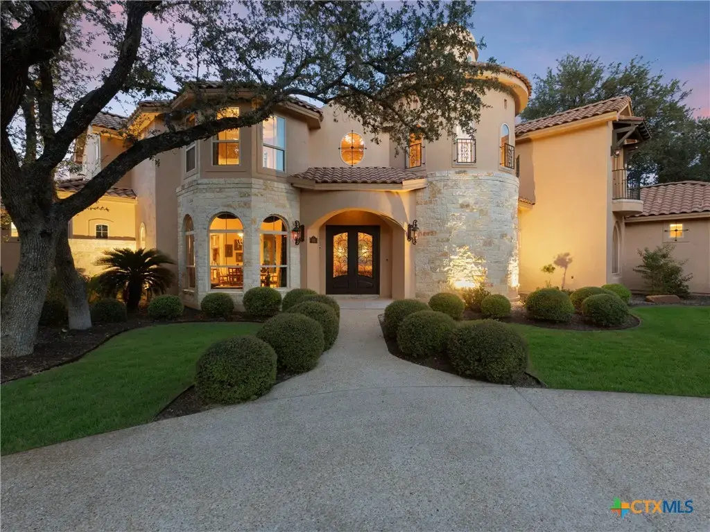 26510 Weiss Fels Court, New Braunfels