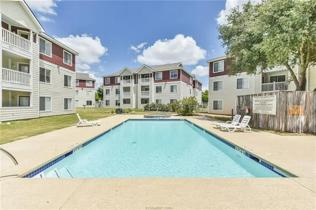 529 Southwest Parkway 203, College Station