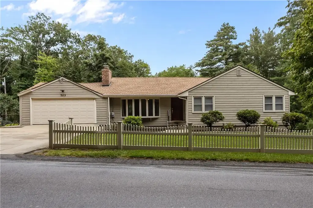 703 Pound Hill Rd, North Smithfield