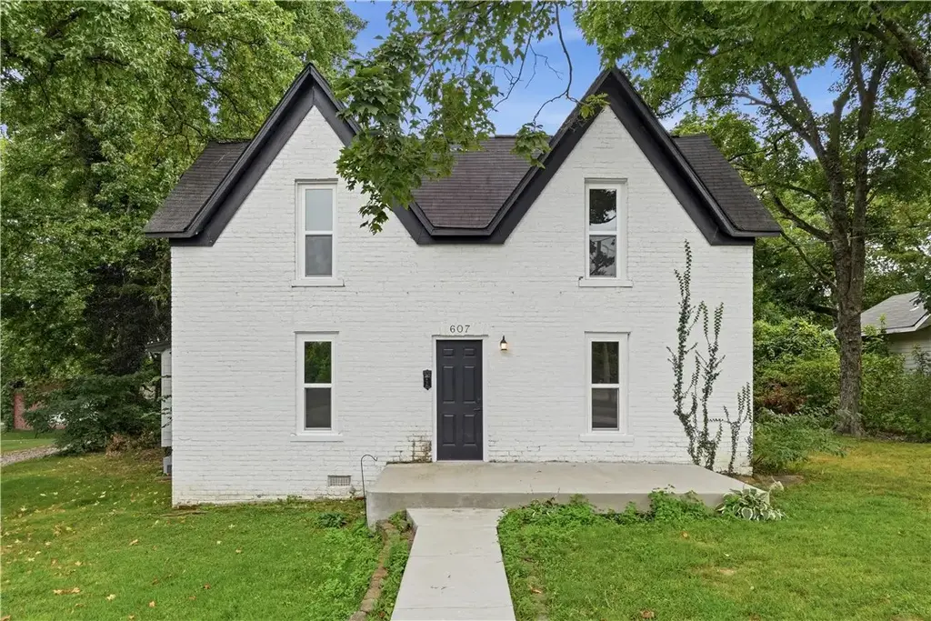 607 E Church Avenue, Berryville