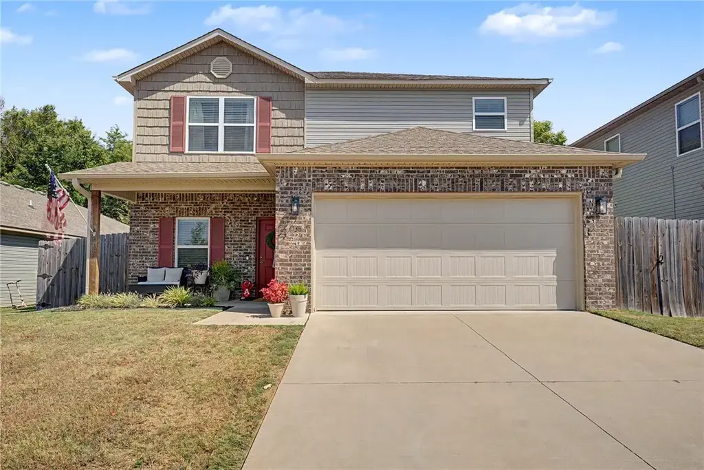 4738 W Hoover Loop, Fayetteville