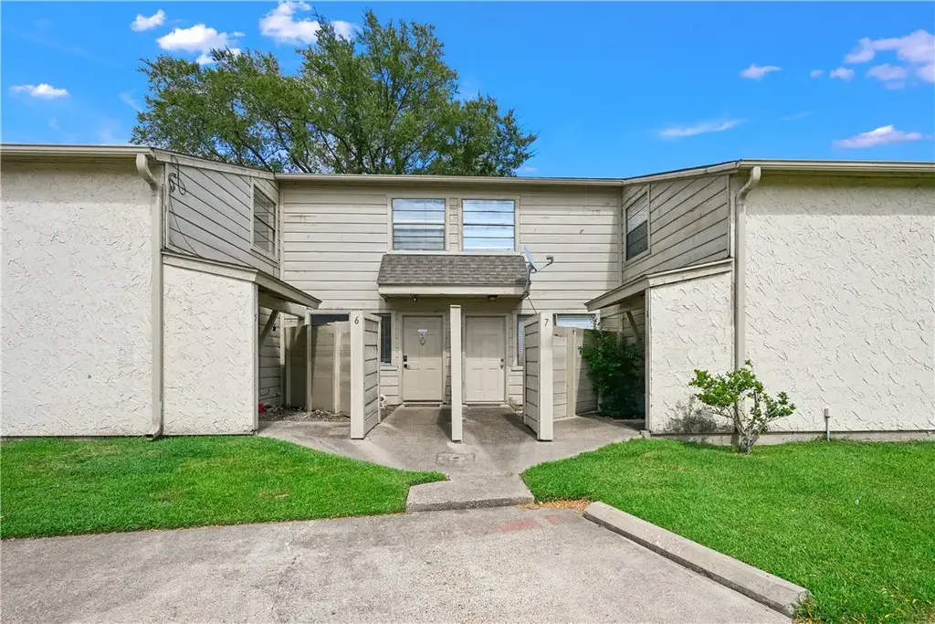 4405 Carter Creek Parkway 5, Bryan