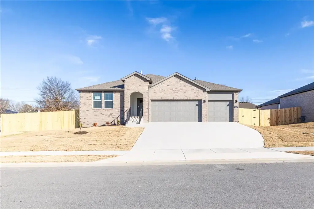 581 Crystal Drive, Prairie Grove
