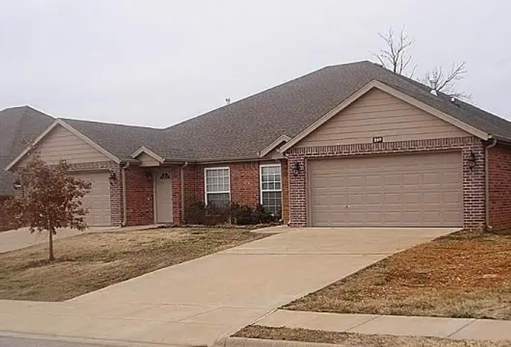 282 Copper Oaks Drive, Centerton
