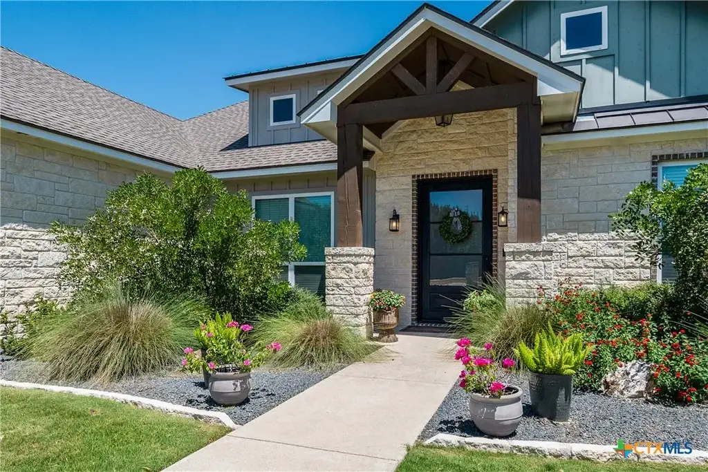 502 Bending Branch, Belton