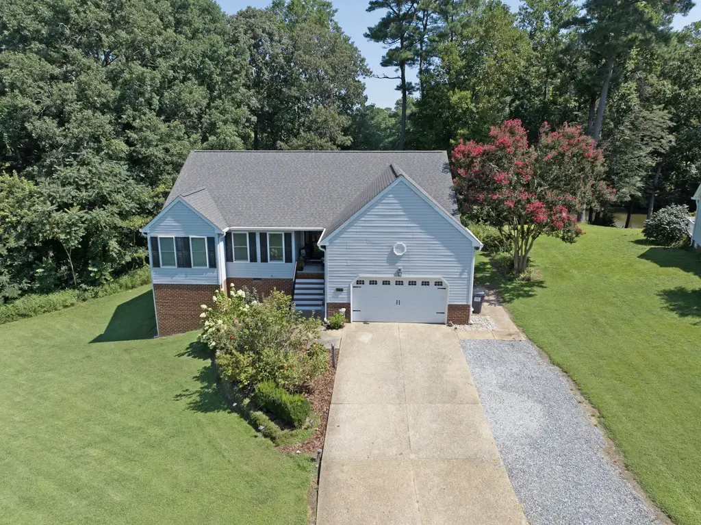 108 Plains View Road, Williamsburg