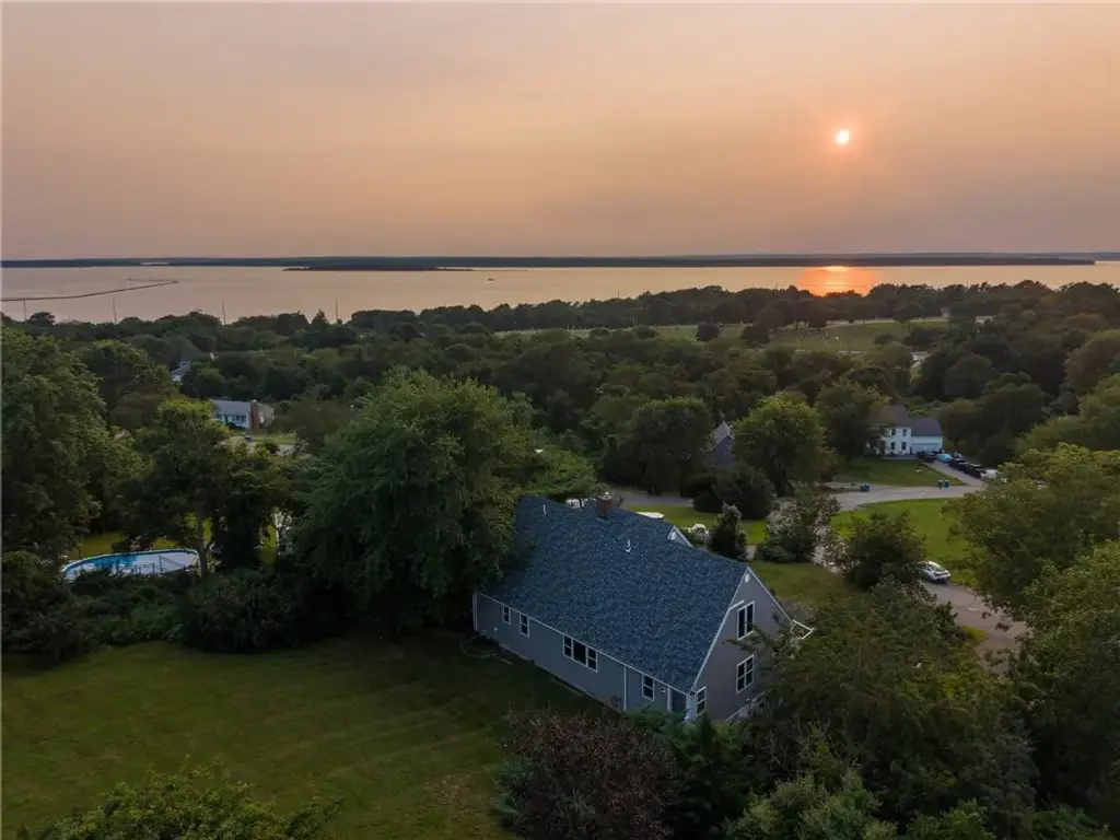 32 Jh Dwyer Dr, Middletown