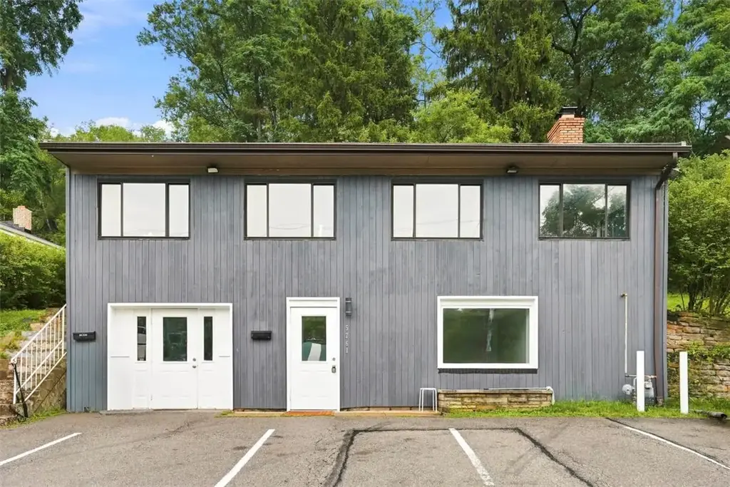 5671 Library Road , Bethel Park
