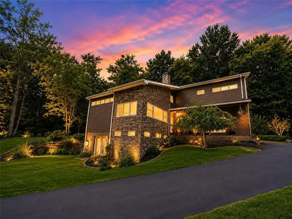 236 Hespenheide Road , Adams