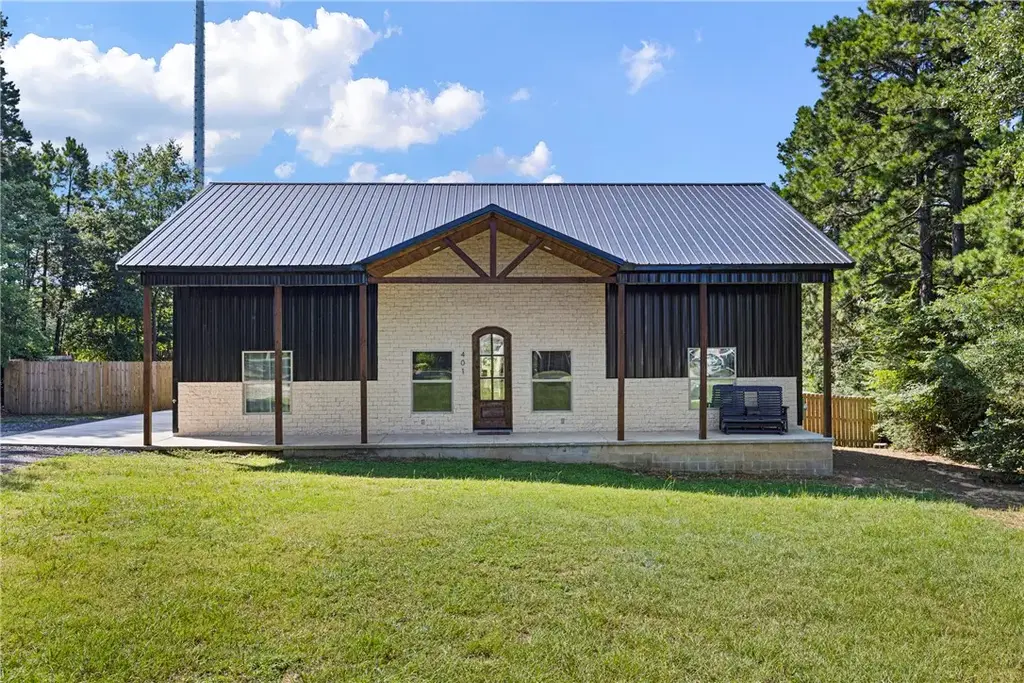 401 Mountain View Court, Russellville