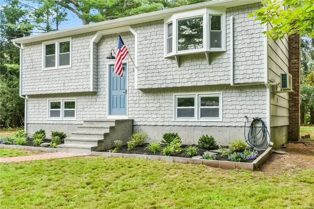 58 Sand Turn Rd, South Kingstown