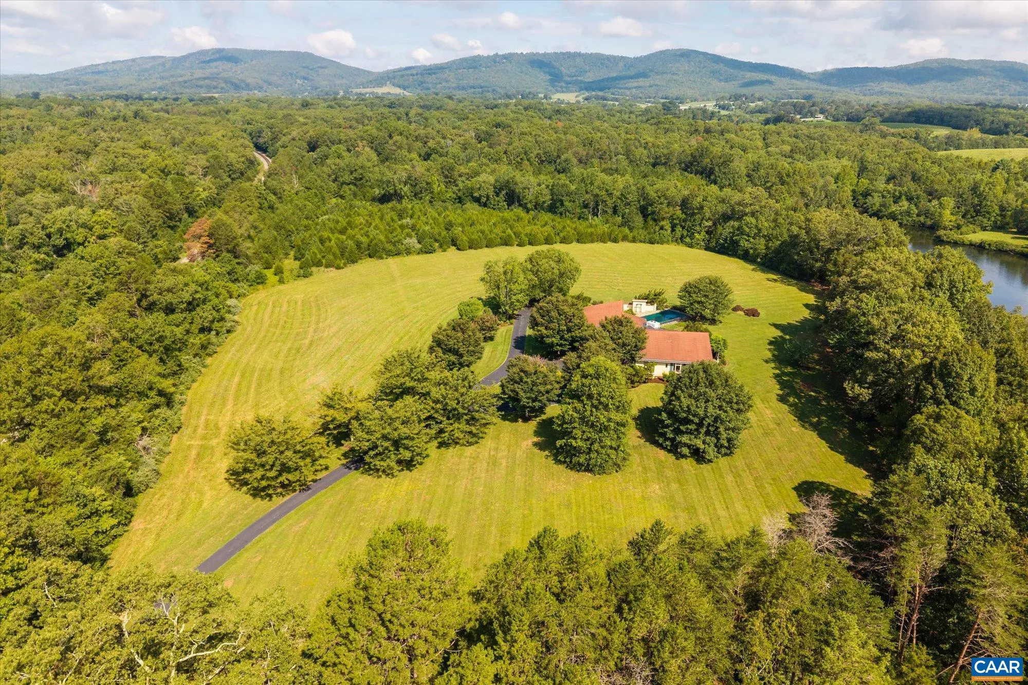 4798 Barn Field Dr, Keswick