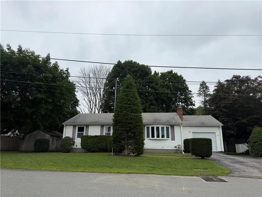 38 Ann Ln, North Kingstown