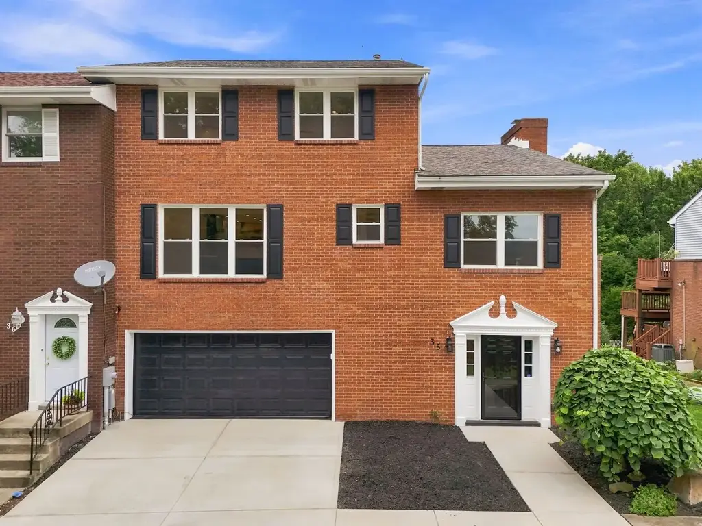 35 Manorfield Circle, Murrysville
