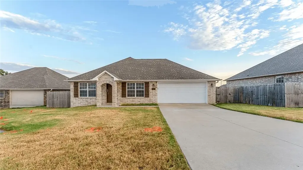 2209 Misti Woods Street, Gentry