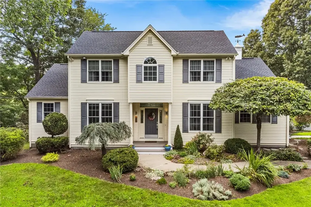 481 Glen Hill Dr, North Kingstown