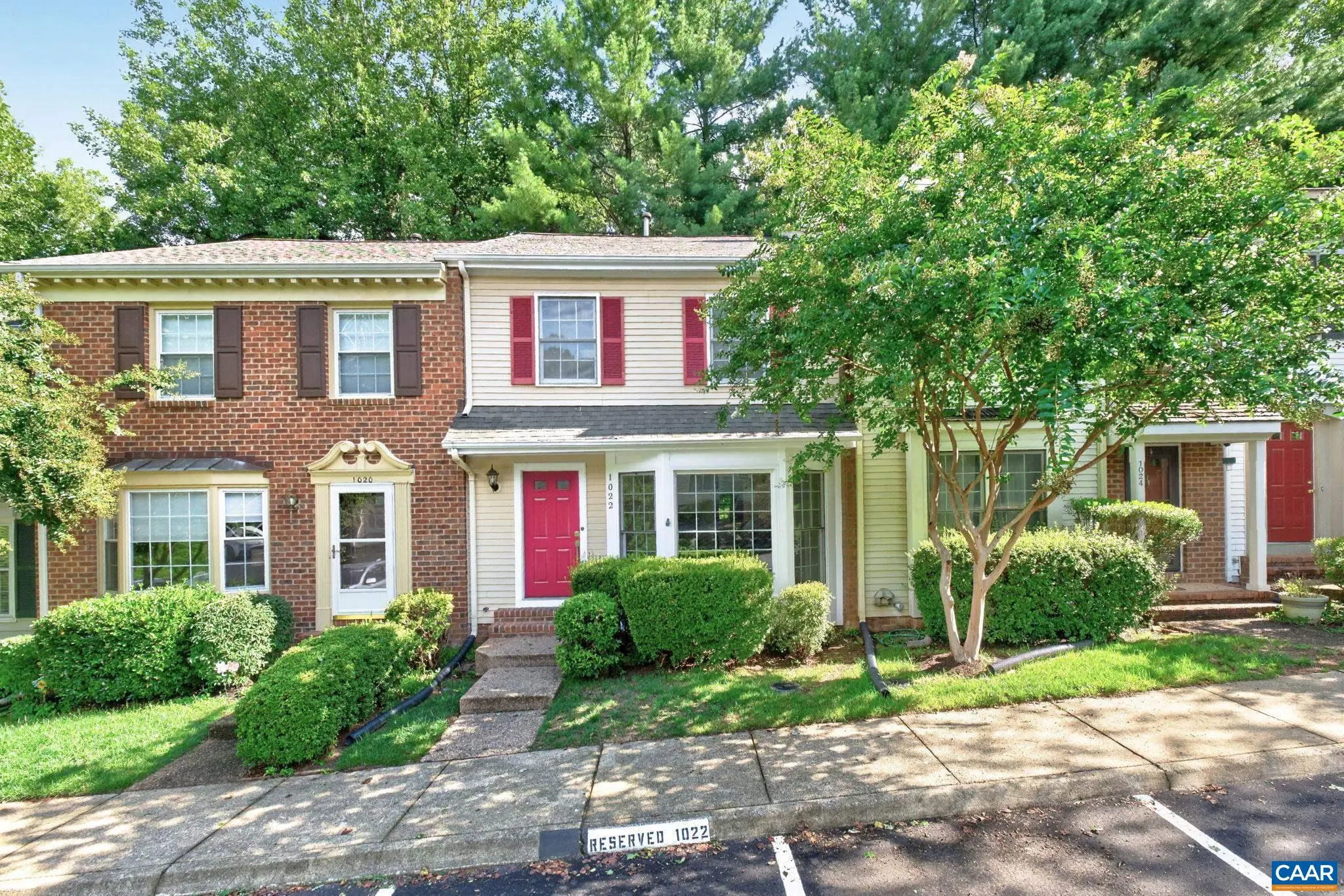 1022 Huntwood Ln, Charlottesville
