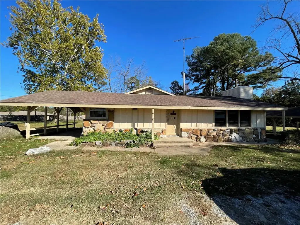 4315 S 1st Street, Rogers