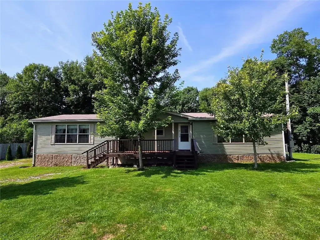 719 Bend Road , Lackawannock