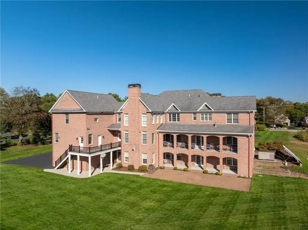3070 Diamond Hill Rd, Cumberland