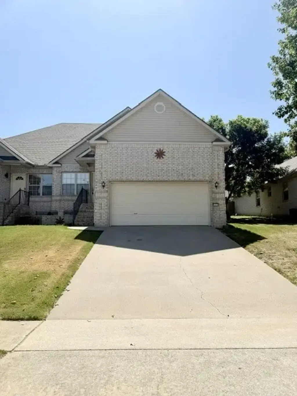 6271 W Milliken Bend, Fayetteville