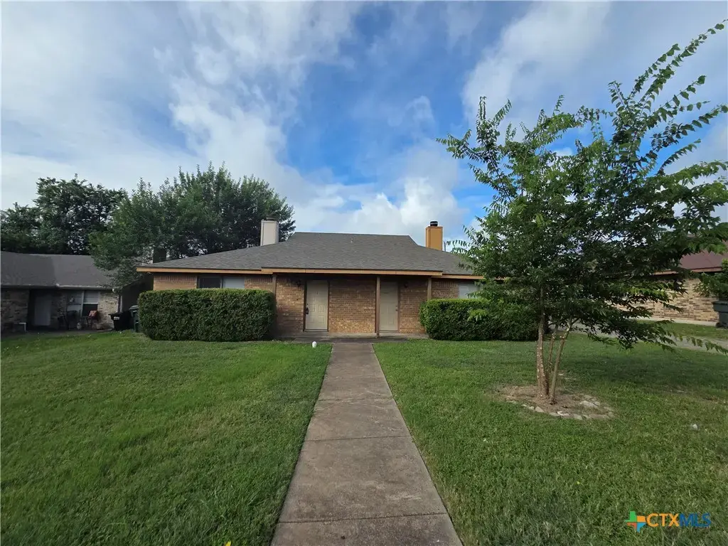 2405 Patrick Henry Street, Temple