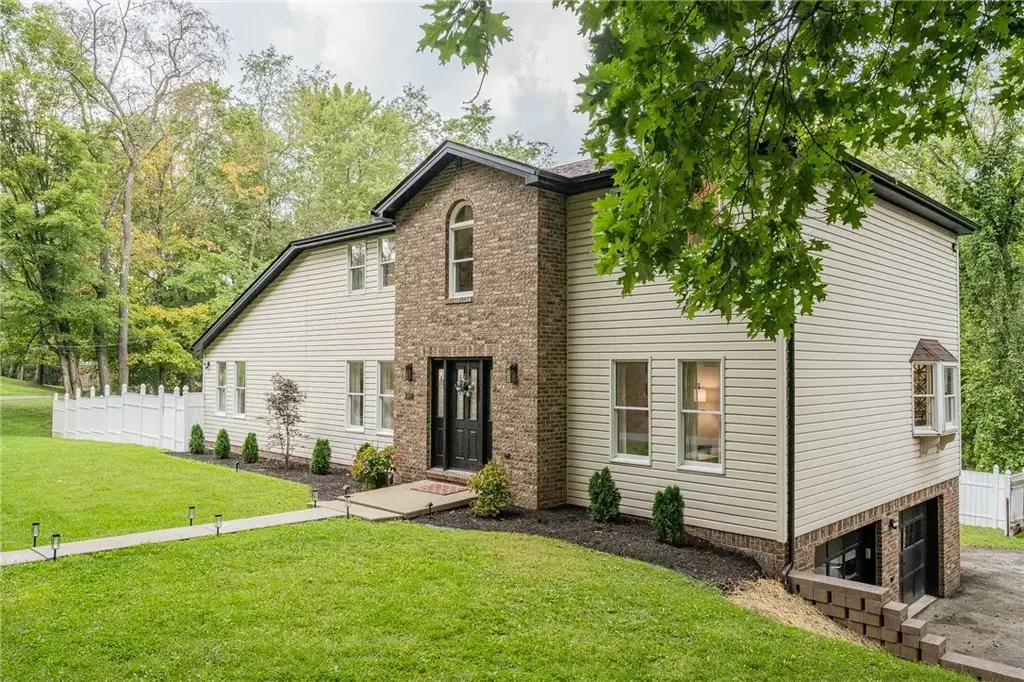 328 Comstock Drive , North Huntingdon