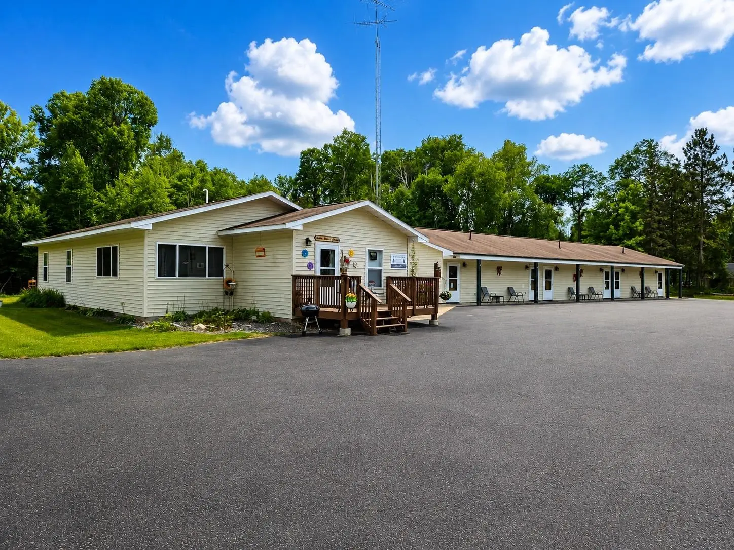 18000 Hwy 55, Long Lake