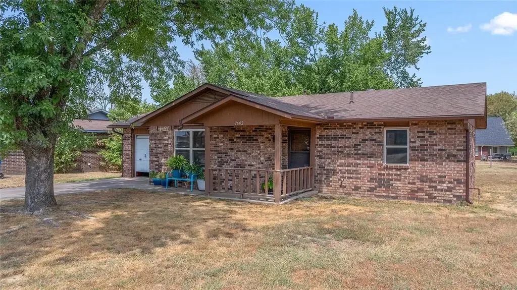 2602 Walker Street, Bentonville
