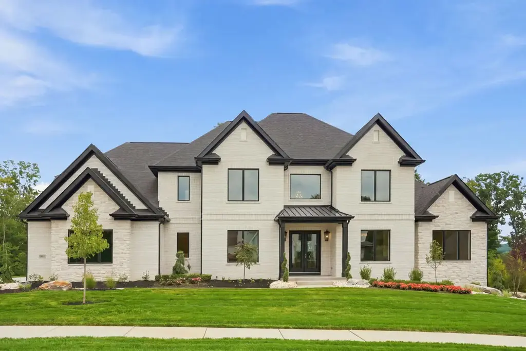 2020 Mallard Lane, Marshall