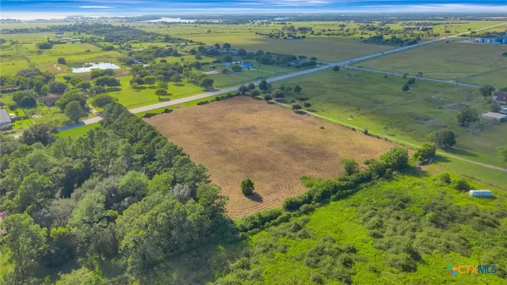 3217 State Highway 172, Ganado