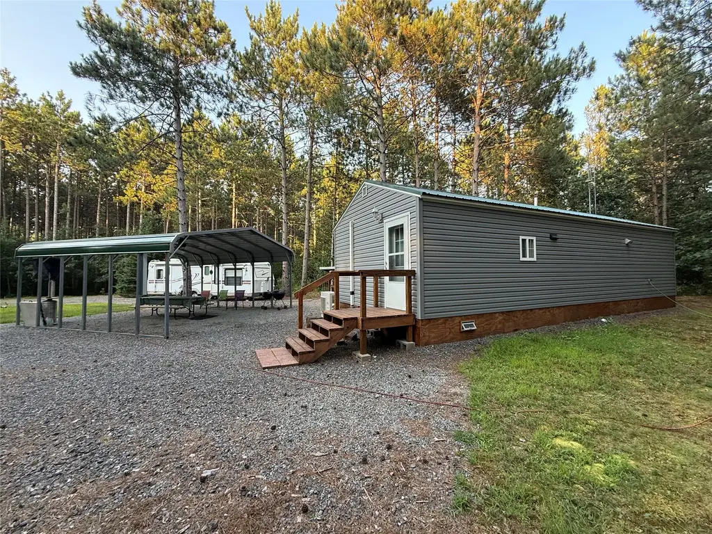 W8560 Oak Ridge Road, Black River Falls
