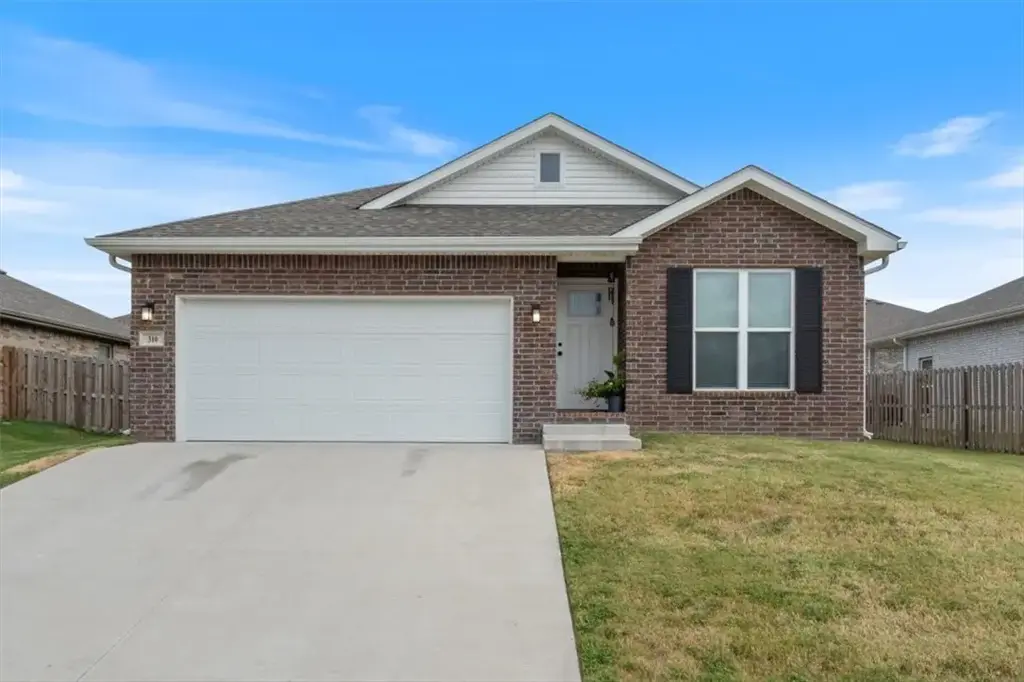 310 Wagnon Trail, Prairie Grove