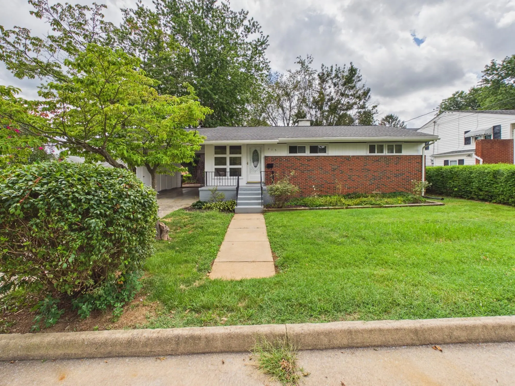 715 Cherry Hill Dr, Staunton