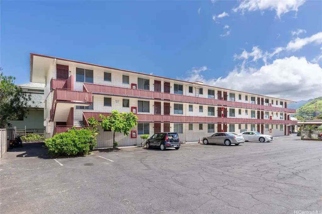 2717 S King Street, Honolulu