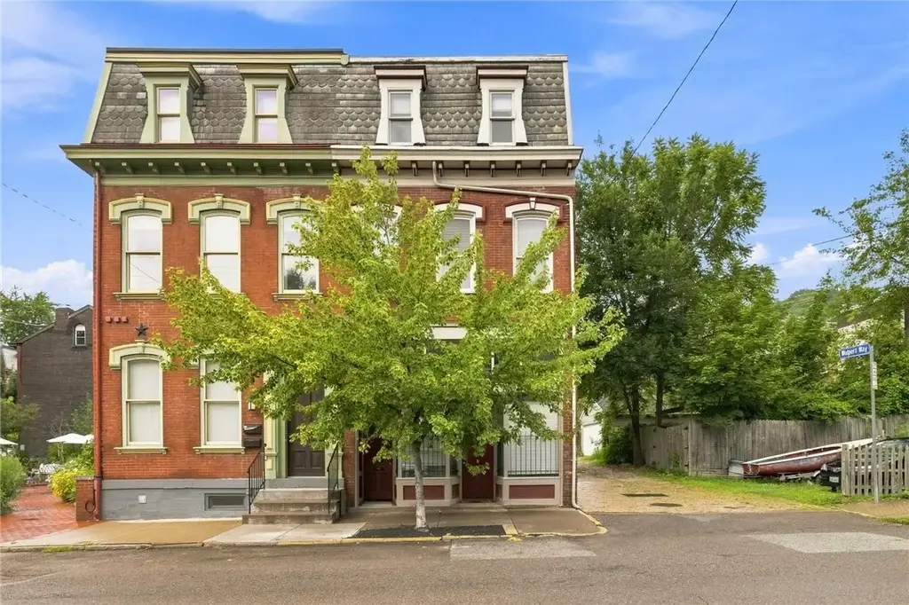 614 Jacksonia Street , Central North Side