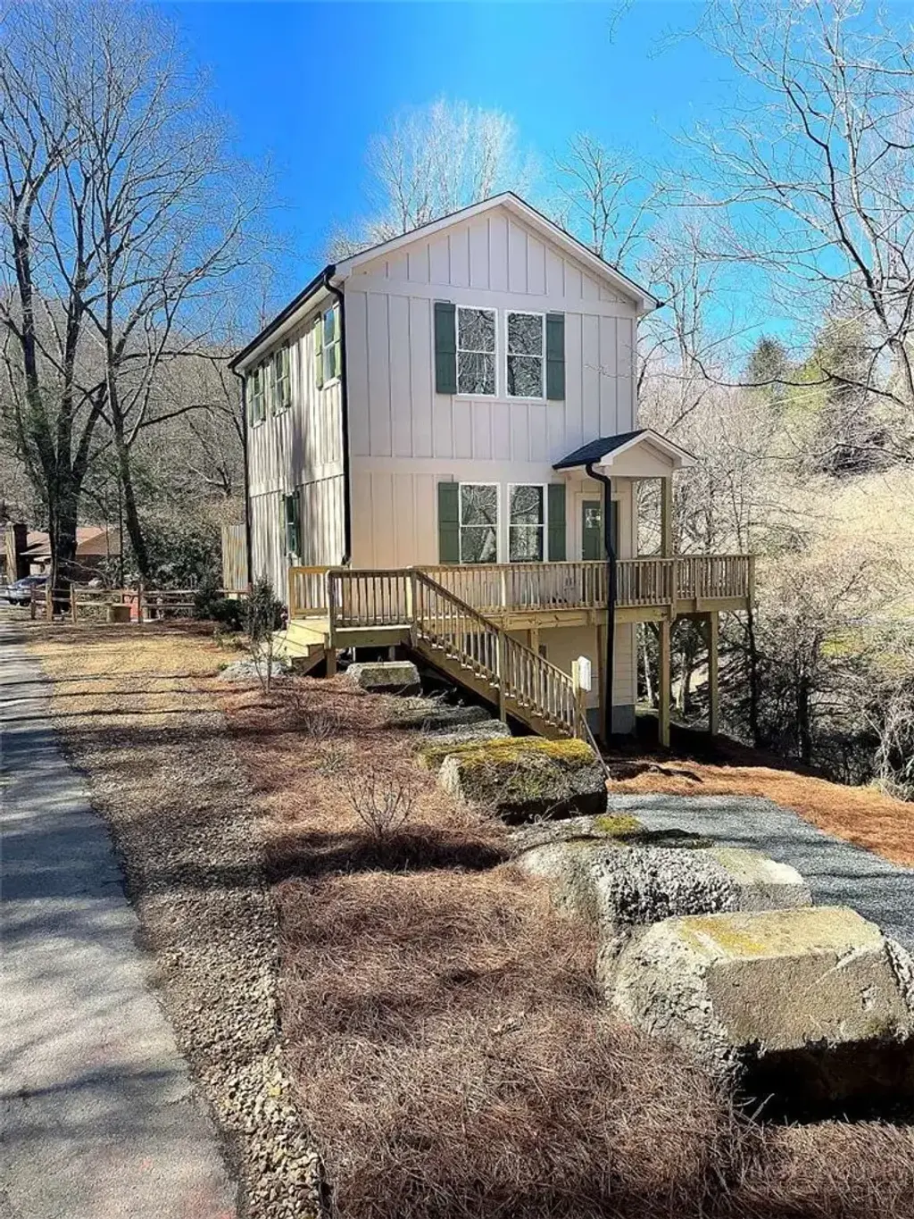 158 River View Lane, Blowing Rock