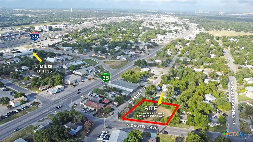 962 S Castell Avenue, New Braunfels