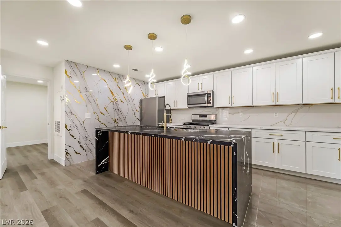 2200 S Fort Apache Road 2073, Las Vegas