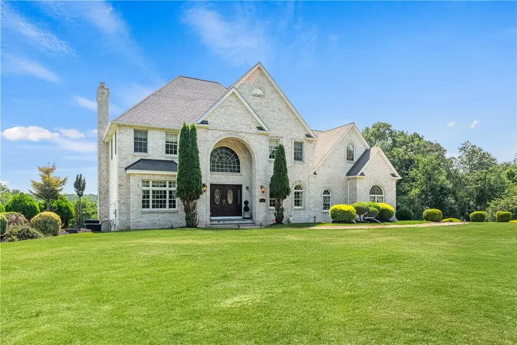 385 Scott Rd, Cumberland