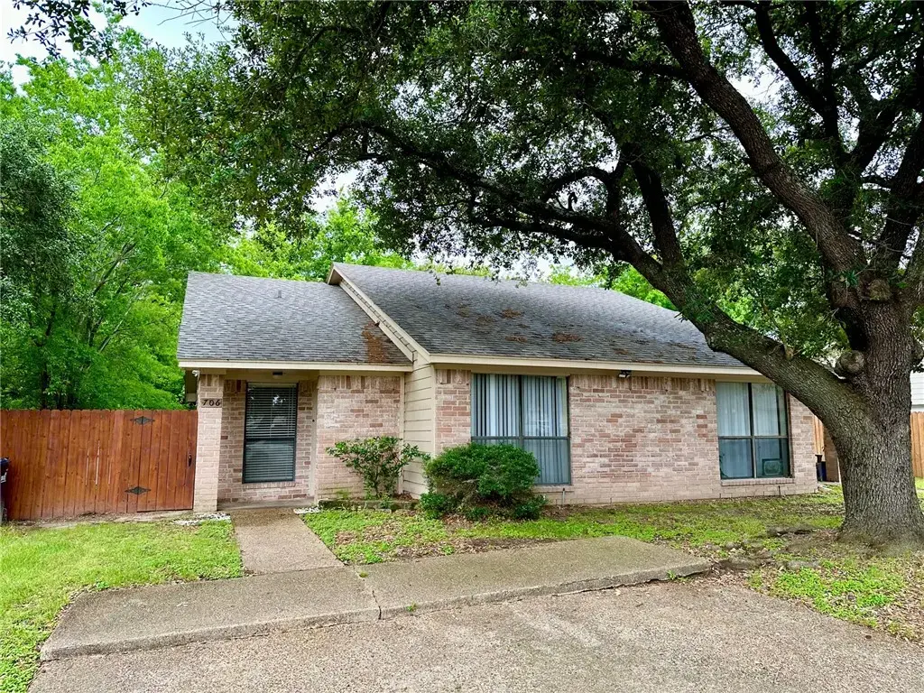 706 Cross Timbers Drive, College Station