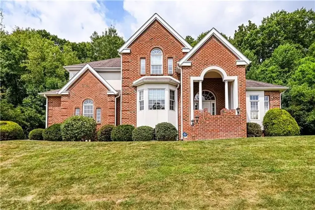 127 Woodhaven Drive , Hempfield