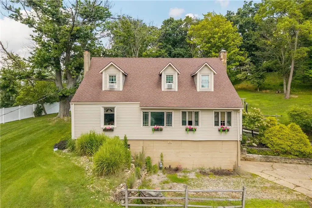 960 Main Street , South Strabane