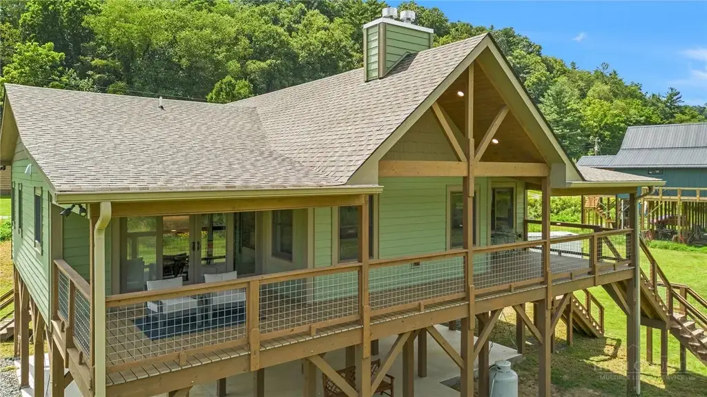 7121 Railroad Grade Road, Todd