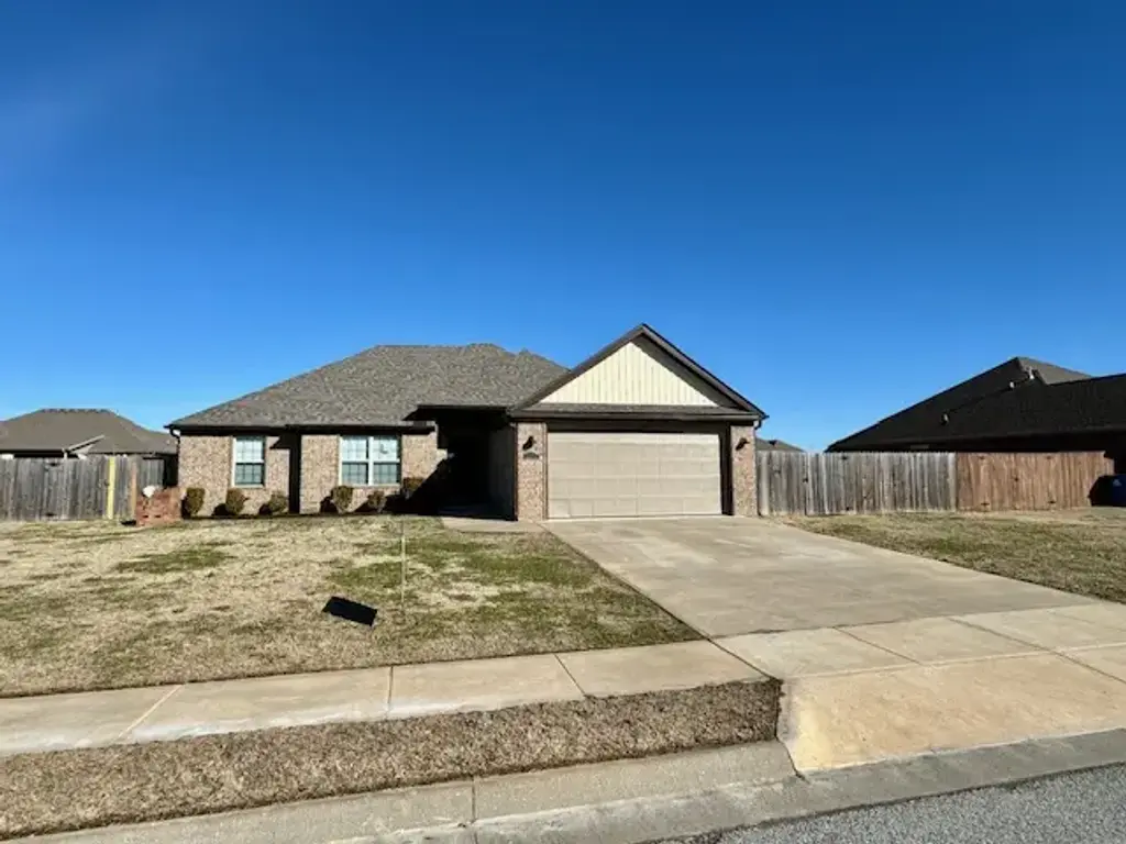 2250 Hunter Drive, Pea Ridge