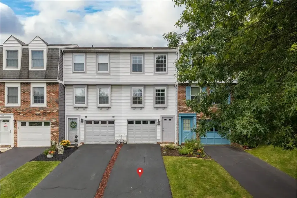 183 Russets Circle , South Fayette