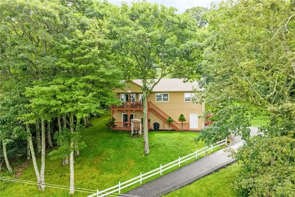 2587 Junaluska Road, Boone