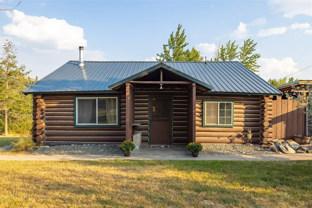 2572 Us Highway 2 W, Kalispell