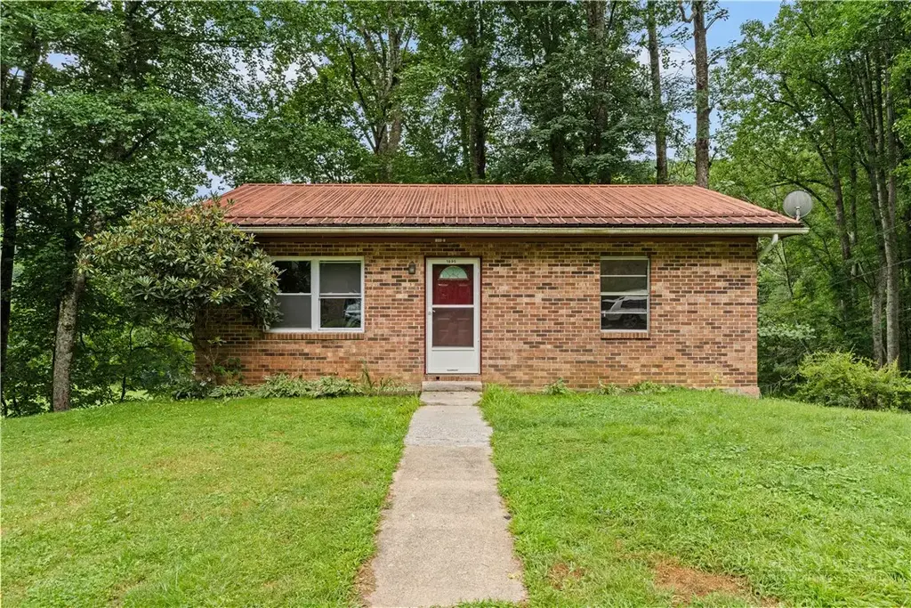 1895 Howard's Creek Road, Boone